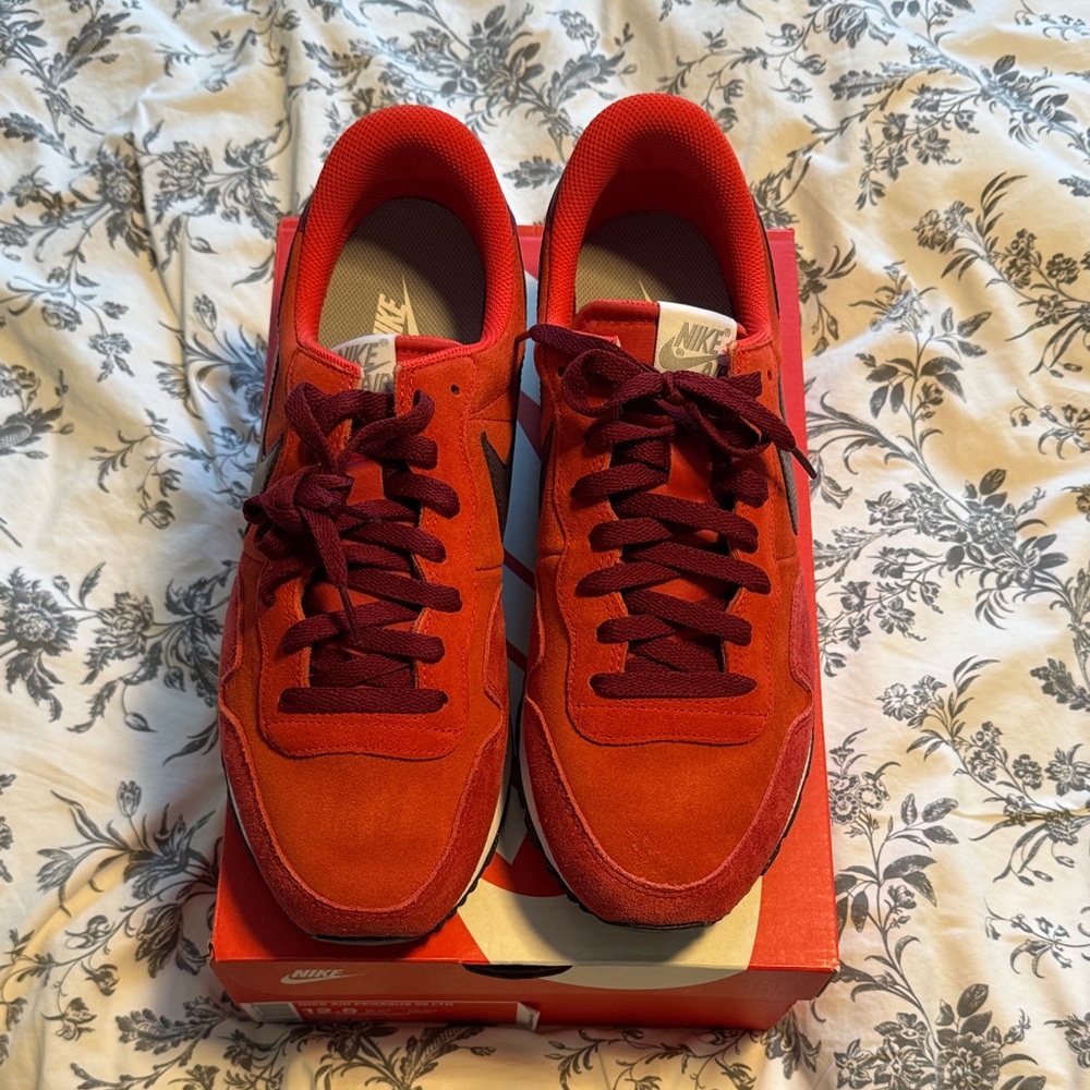 Nike Men's Red Sneakers